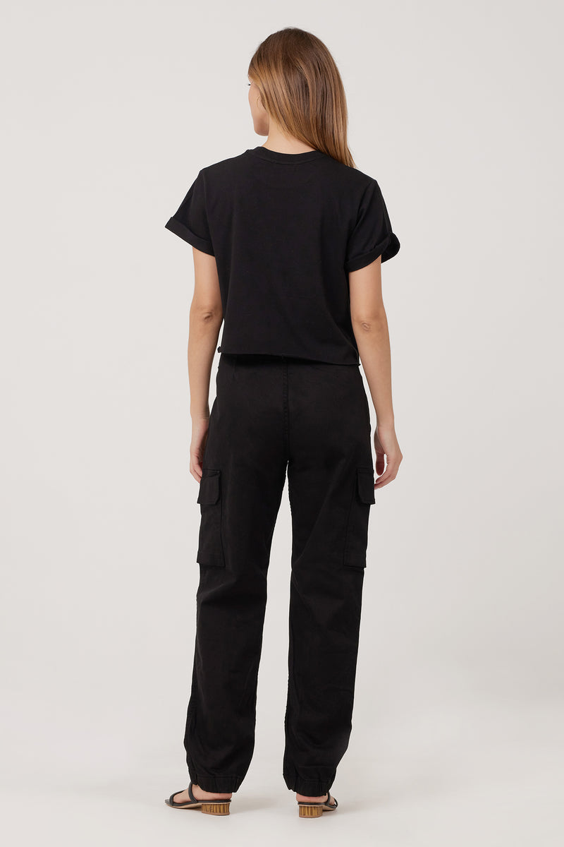 Dee Relaxed Fit Tapered In Black Pencil